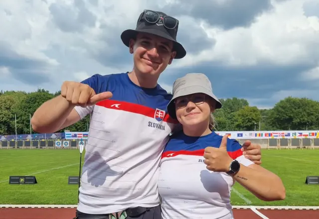 Z lesa vyšla usmiata