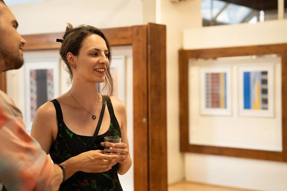 Za farbami si predstavujem príbehy domových schôdzí