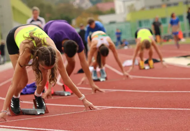 Pohár starostu Dúbravky putoval do Senca 