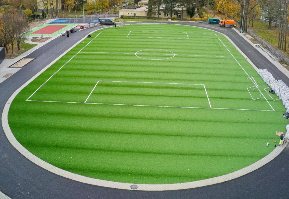 Ihriská, ovál aj triedy