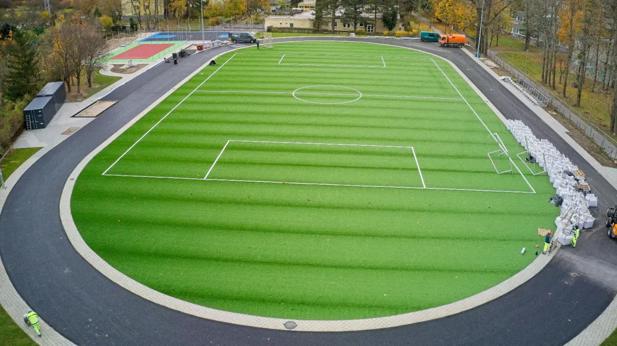 Ihriská, ovál aj triedy