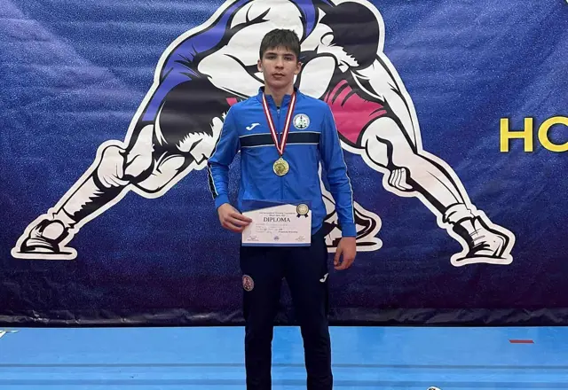 Dúbravčan Alex Jakšík zabojoval na medzinárodnom turnaji