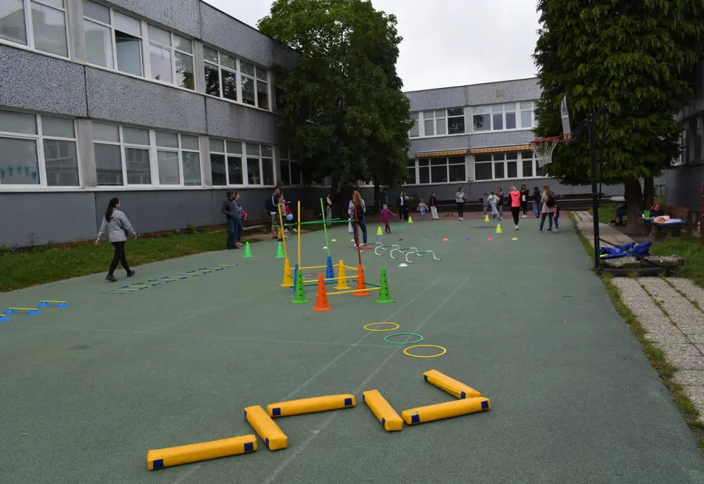  Prvákov hlásiť elektronicky