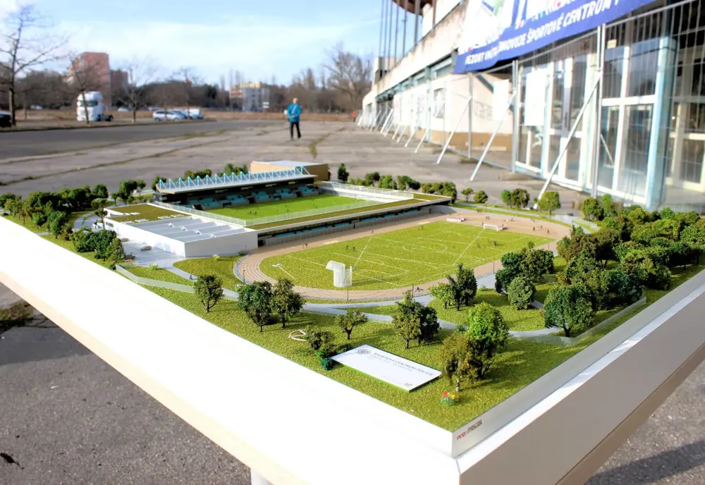  Tribúna ako dominanta ostane